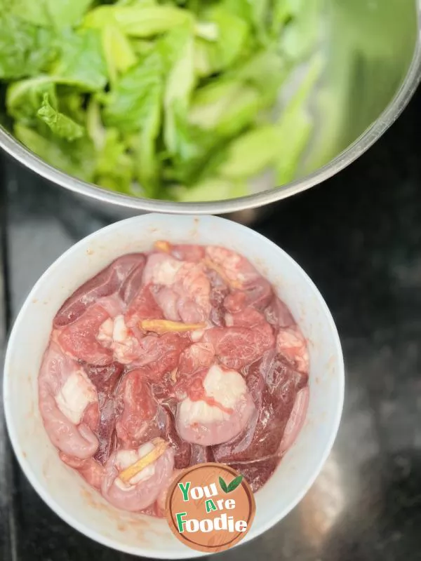 Cantonese style raw soup | pig wet sausage lean meat mustard soup