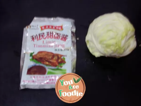 Sauted cabbage in soy sauce