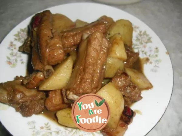 Braised spareribs with potatoes