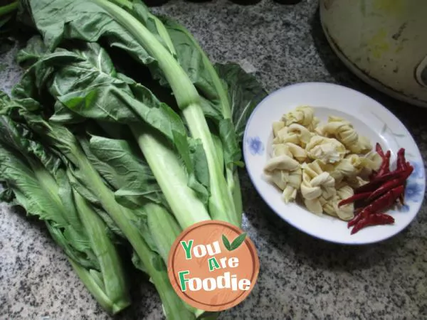 Thousand pieces of boiled asparagus sticks