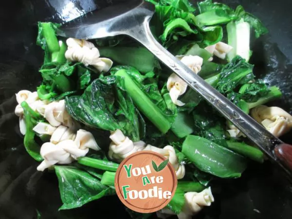 Thousand pieces of boiled asparagus sticks
