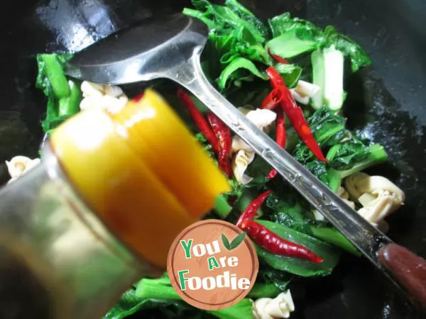 Thousand pieces of boiled asparagus sticks
