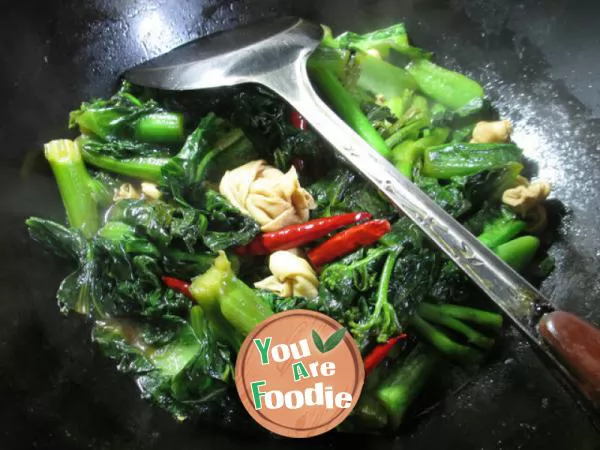 Thousand pieces of boiled asparagus sticks