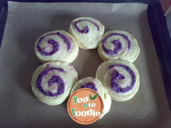 Purple potato rolls