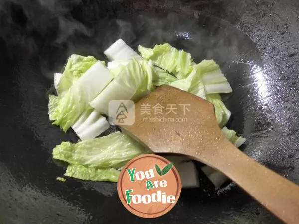 Boiled dumplings with cabbage and flour