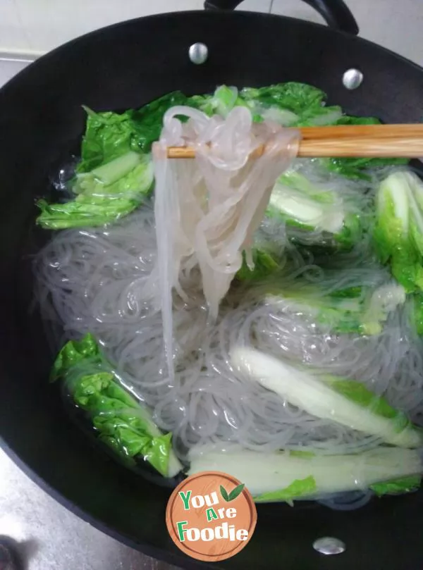 Home style hot and sour noodles