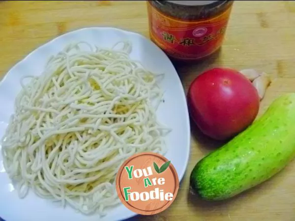 【 eat cold noodles in a different way 】 cold noodles with tomato and sesame paste