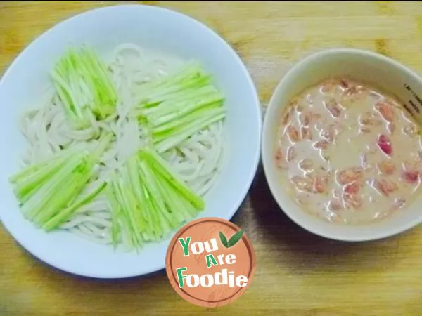 【 eat cold noodles in a different way 】 cold noodles with tomato and sesame paste