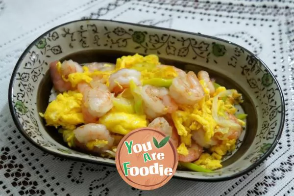 Fried egg with shrimp