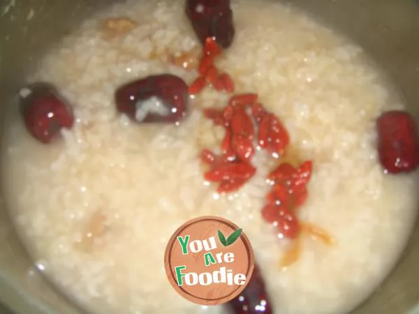 Longan jujube porridge