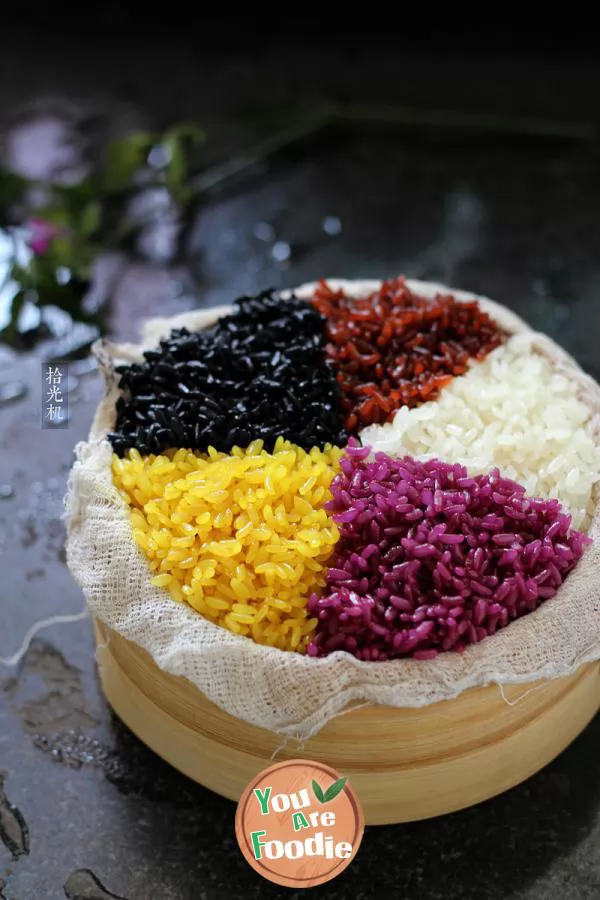 Decipher-the-natural-five-color-glutinous-rice-of-Zhuang-Nationality