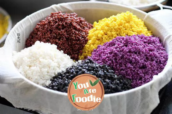 Decipher the natural five color glutinous rice of Zhuang Nationality