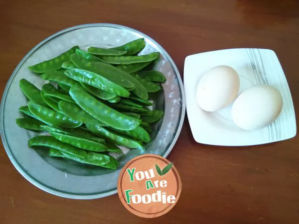 Fried lotus beans with eggs