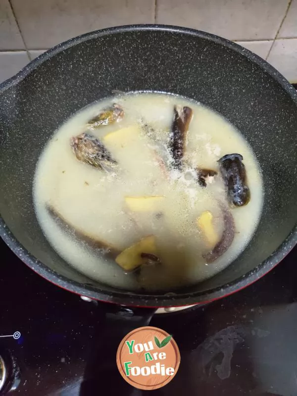 Eel bone soup