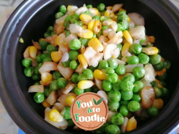 Horseshoe green beans, corn kernels