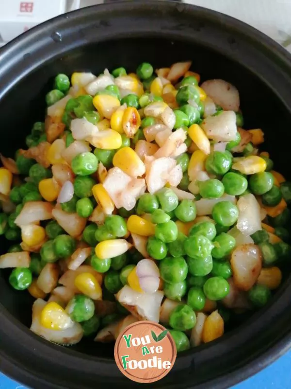 Horseshoe green beans, corn kernels