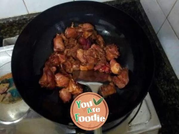 Fried chicken leg with mushroom