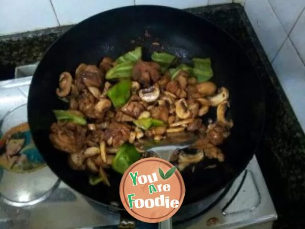 Fried chicken leg with mushroom