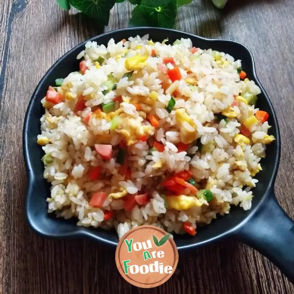 Fried rice with colorful eggs