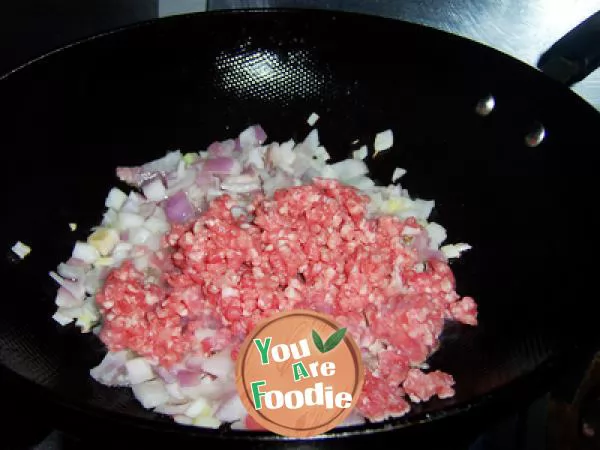 Spaghetti with tomato and minced meat