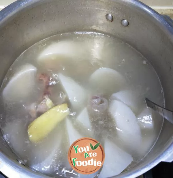 Beef Brisket and Radish Soup