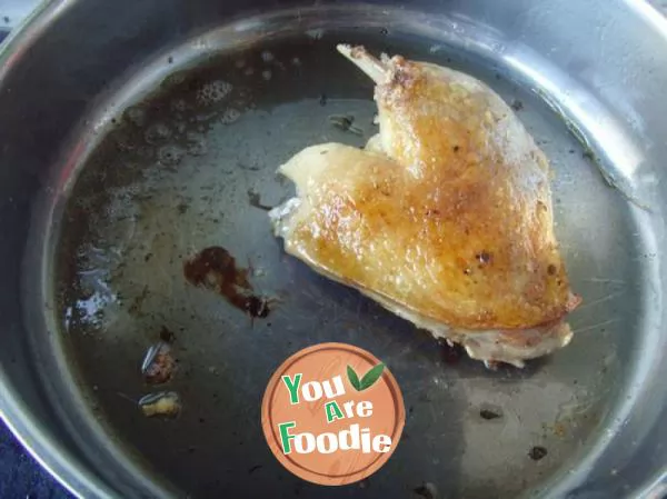 Tender and sweet --- oil sealed duck legs