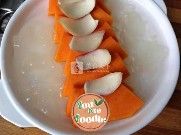 Steamed white fungus, Lily and pumpkin (oven version)