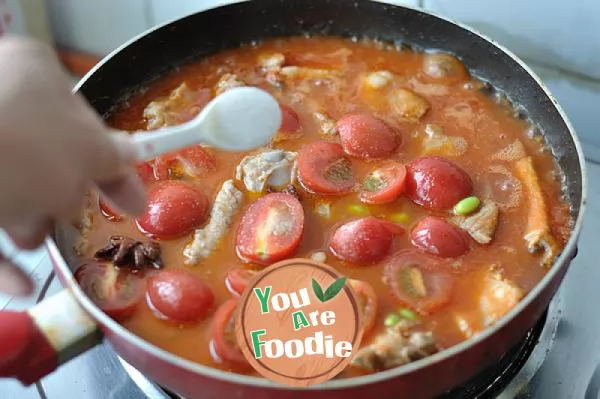 Spare ribs in tomato sauce