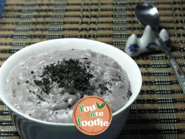 Black-sesame-milk-flavored-taro-paste