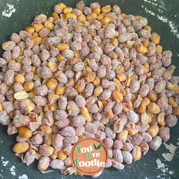 Baked peanuts with salt