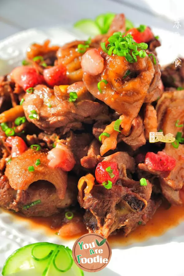 Innovative-dish-on-the-new-year's-table-[fresh,-tender-and-invincible-fruit-flavored-three-cup-chicken]