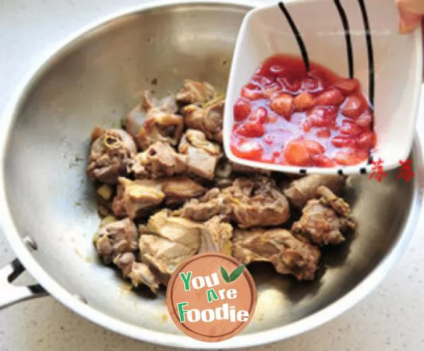 Innovative dish on the new year's table [fresh, tender and invincible fruit flavored three cup chicken]