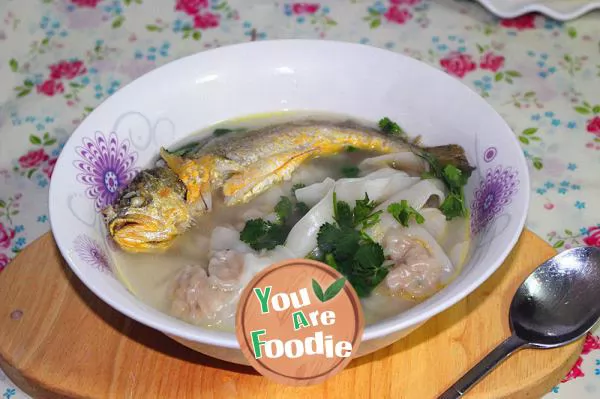 Wonton-in-yellow-croaker-soup