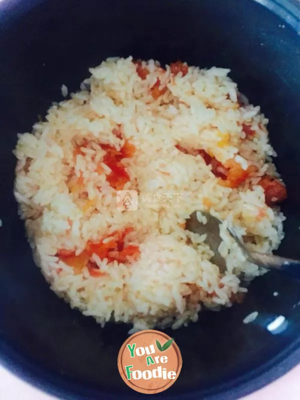 A tomato rice (coconut flavor)