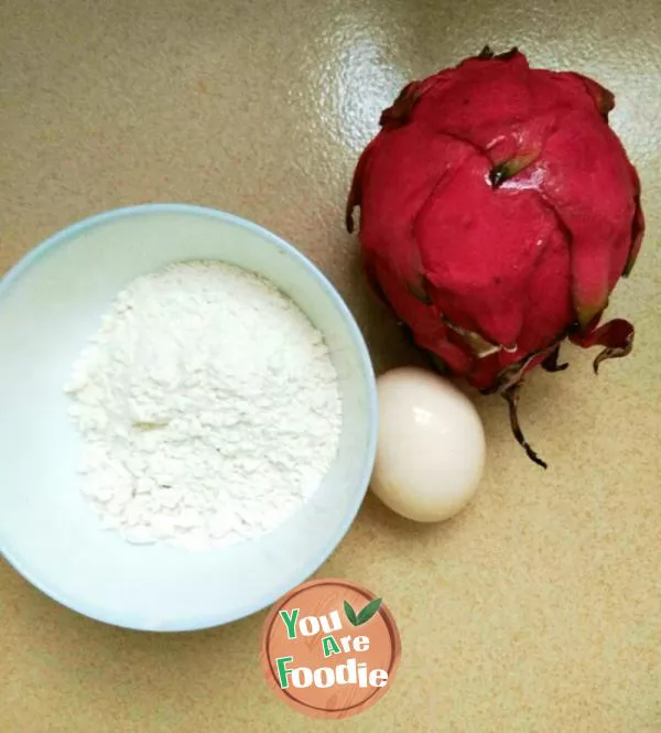 Pitaya egg cake