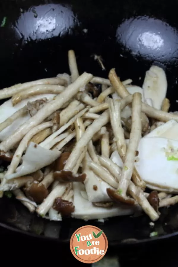 Soup -- stewed spareribs with litchi preserved eggs