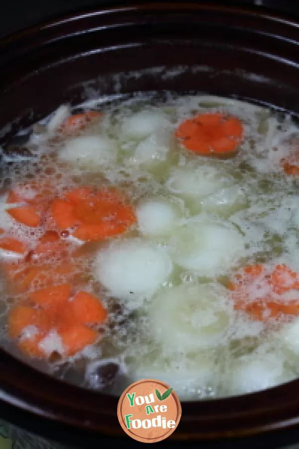 Soup -- stewed spareribs with litchi preserved eggs