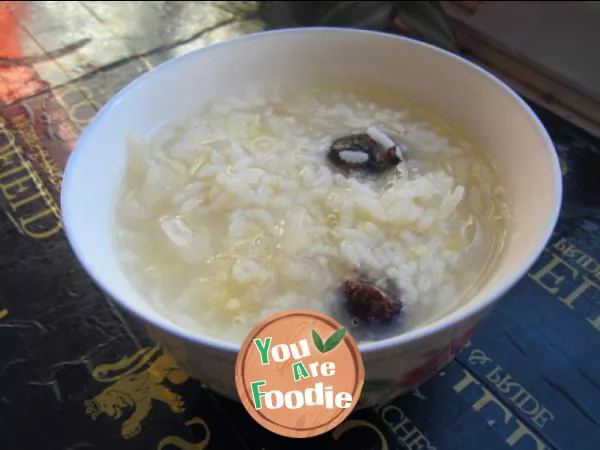 Tremella and jujube rice porridge