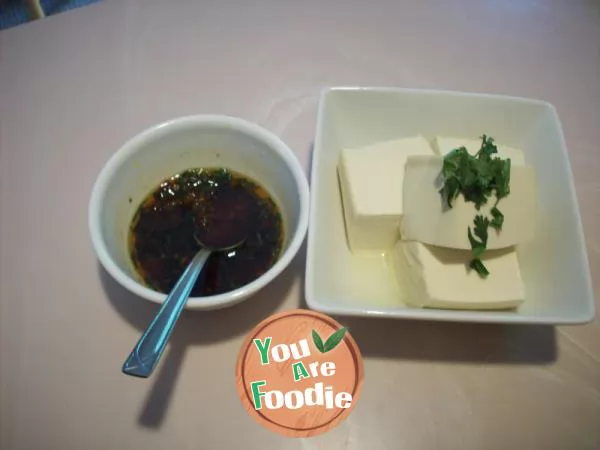 Tender-tofu-dipped-in-water