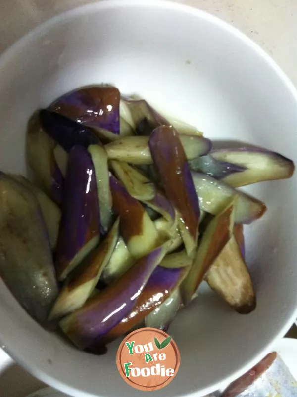 Braised eggplant with hairtail in casserole