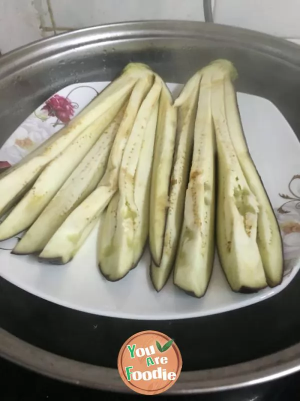 Steamed eggplant with Perilla