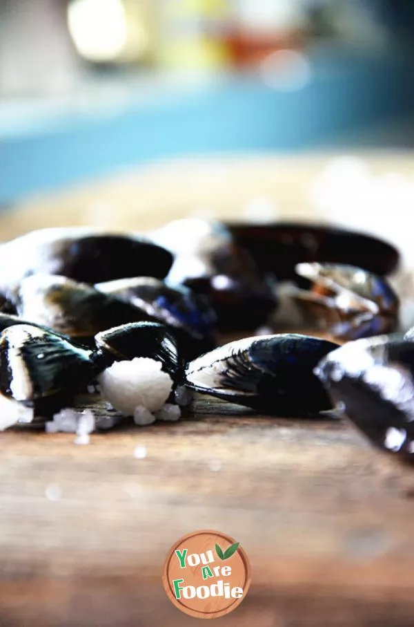 Blue mussels cooked with rum and butter