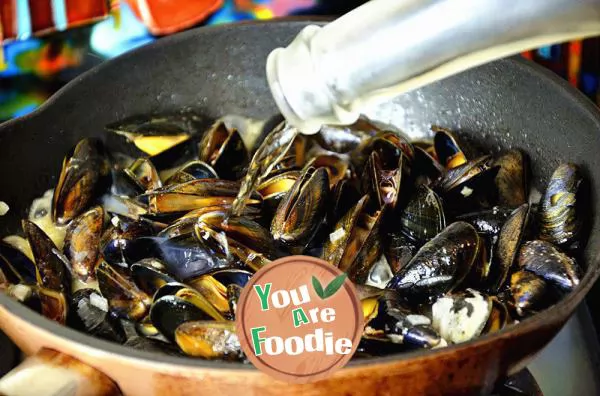 Blue mussels cooked with rum and butter