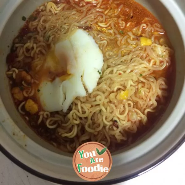 Microwave-oven-instant-noodles