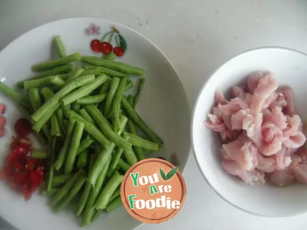 Fried shredded pork with long beans