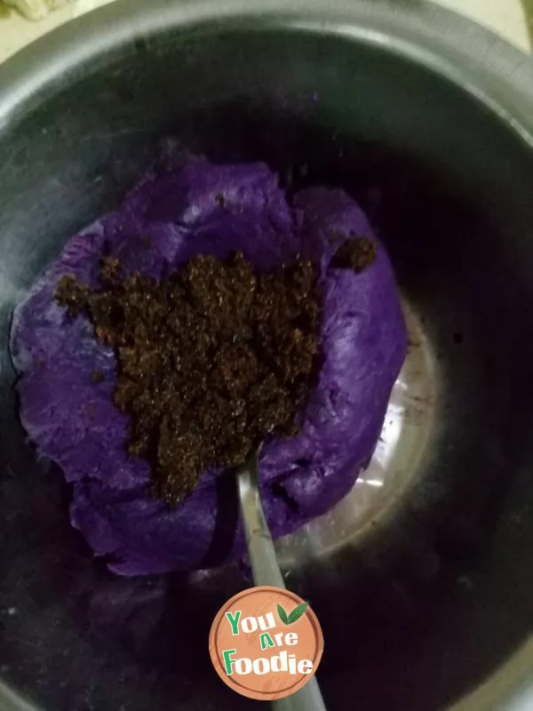 Purple sweet potato cake with corn flour