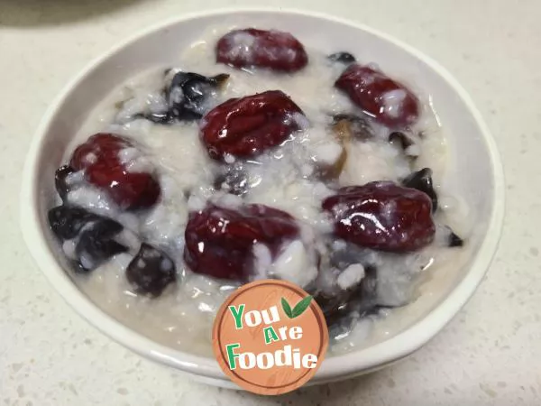 Black Fungus and Red Date Congee