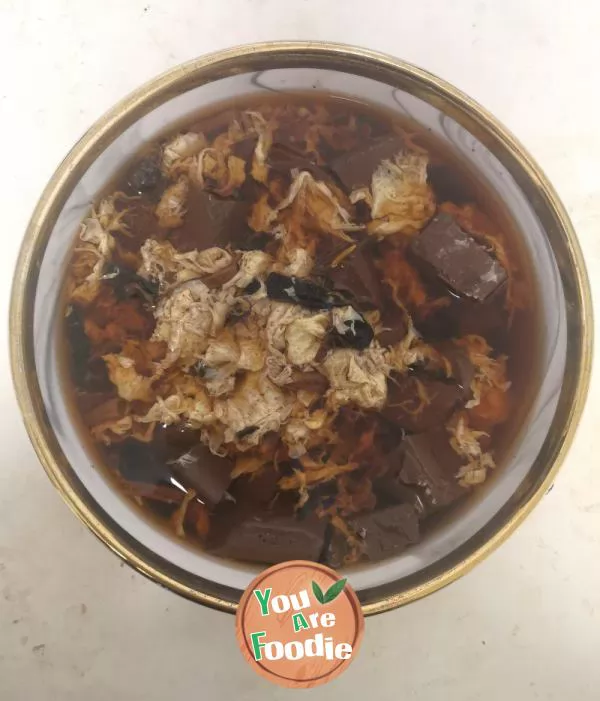 Hot and sour soup with black pepper