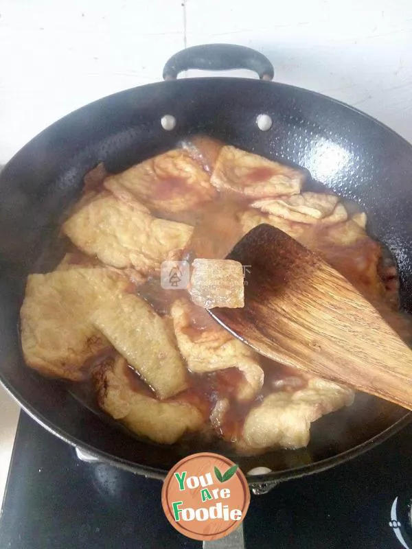 Marinated dried tofu