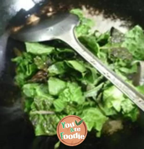 Stir fried lettuce leaves with dried tofu